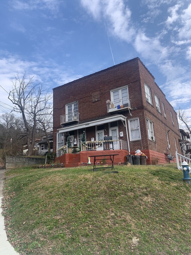Primary Photo - 1406 Watts St