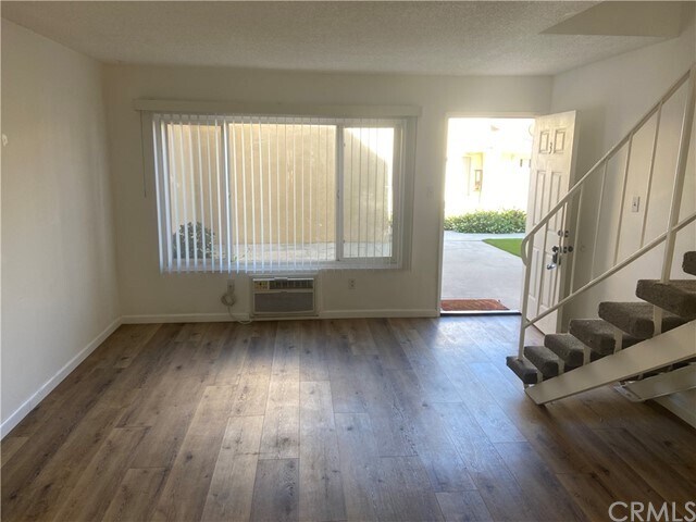 Foto del edificio - 2661 Andover Ave