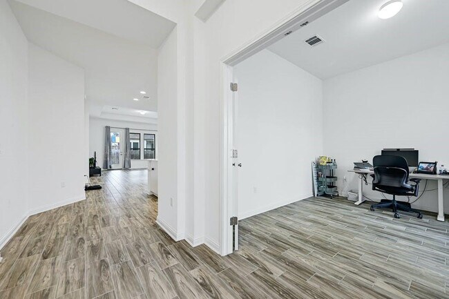 Foto del edificio - 6725 Denia Dr