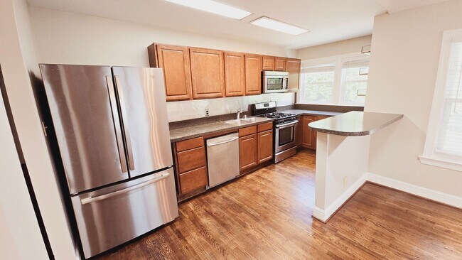 Foto del edificio - 2326 A Cahaba Road, Mountain Brook, Alabam...