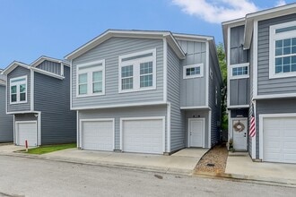 Building Photo - 18821 Luminescent Ln