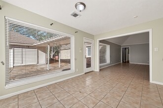 Building Photo - 1918 Shadow Forest Dr