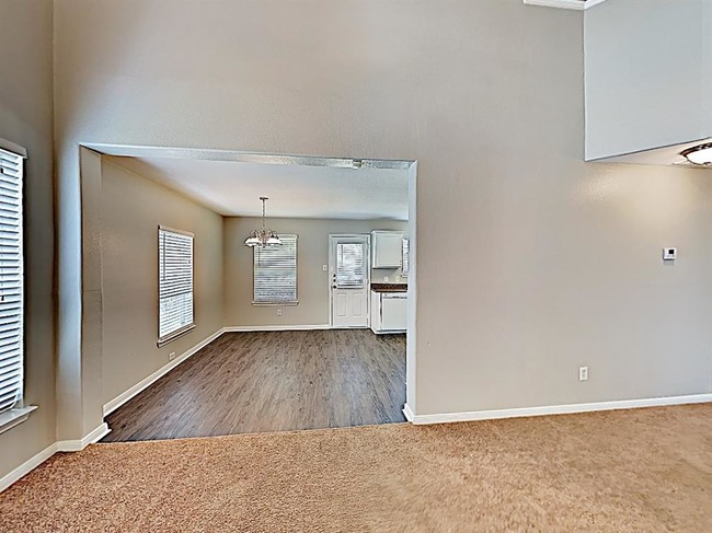 Building Photo - 1438 Rocky Glen Ln