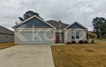 Building Photo - 142 Hughes Dr