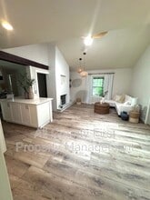 Building Photo - 459 Holly Dr SE