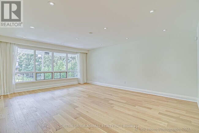 Photo du bâtiment - 47 Waterloo Ave