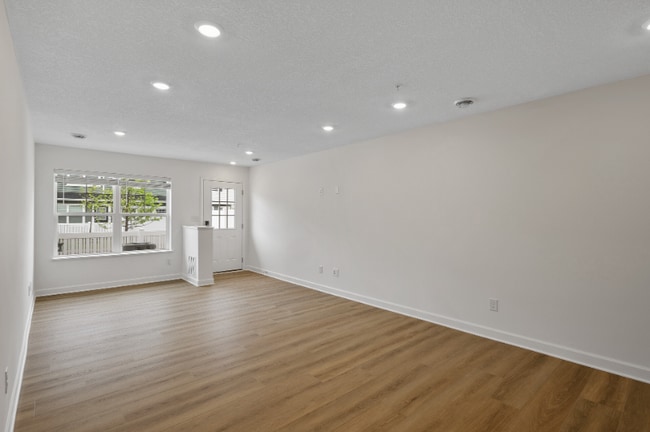 Building Photo - 14939 Adare Wy