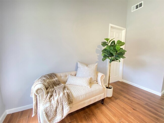 Foto del edificio - 1011 Melford Ave