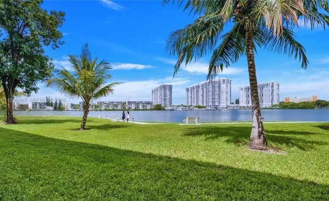 Foto del edificio - 3030 Marcos Dr