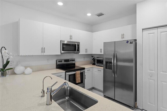 Foto del edificio - 957 NE 211th St