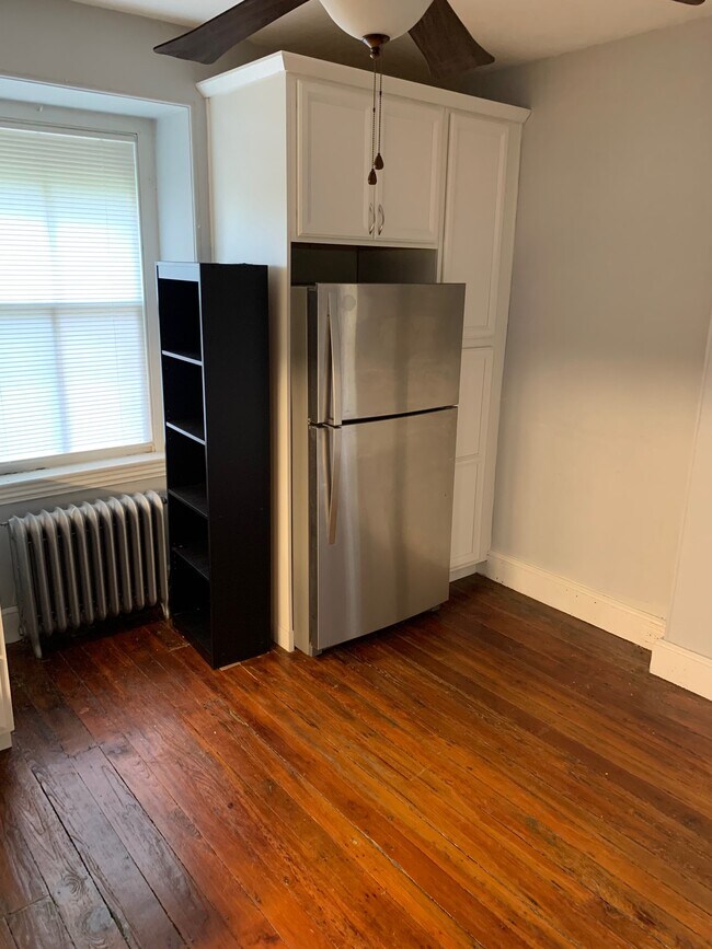 kitchen 2 - 211 Lippincott Ave