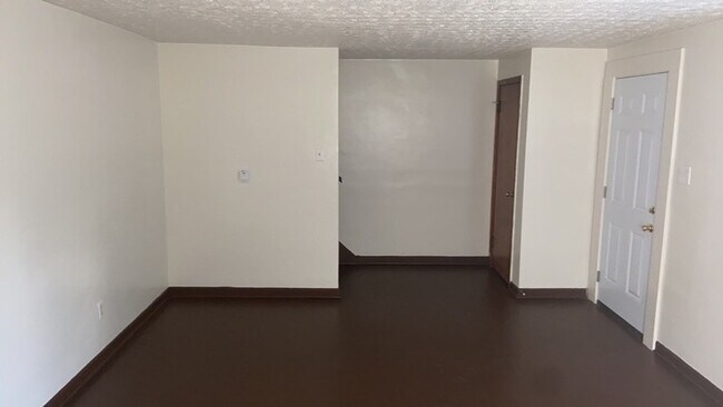 Building Photo - 1330 Chardon
