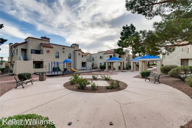 Foto del edificio - 2 br, 2 bath House - 2979 Juniper Hills Bl...