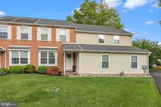 Building Photo - 560B Thrush Ct