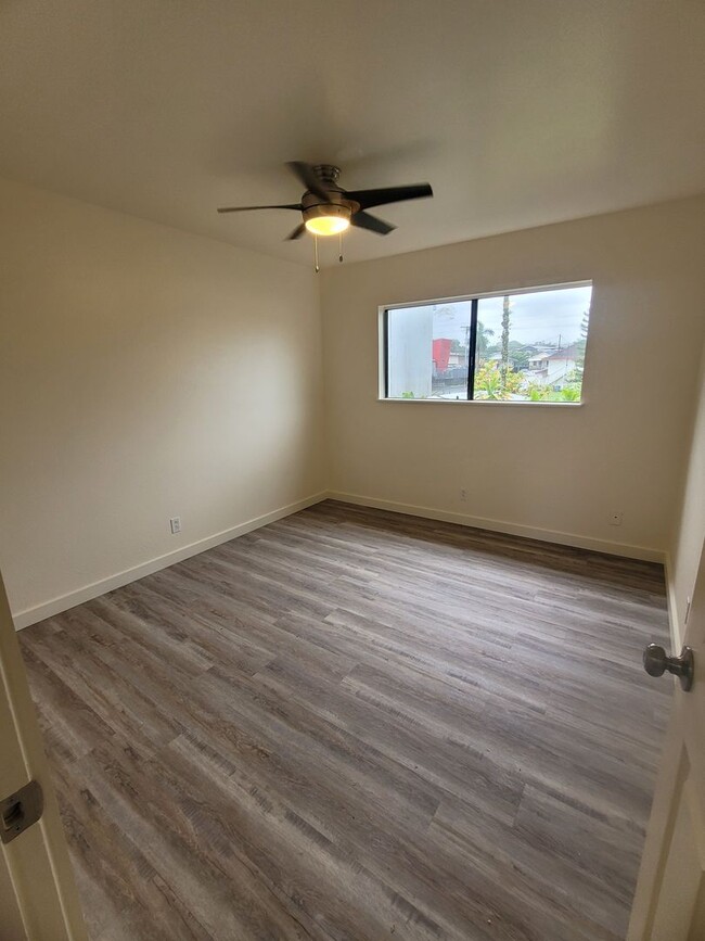 Building Photo - Newly Renovated 2bd 1ba Apartment