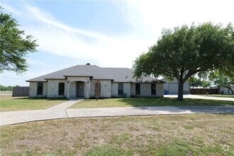 100 Lone Oak St