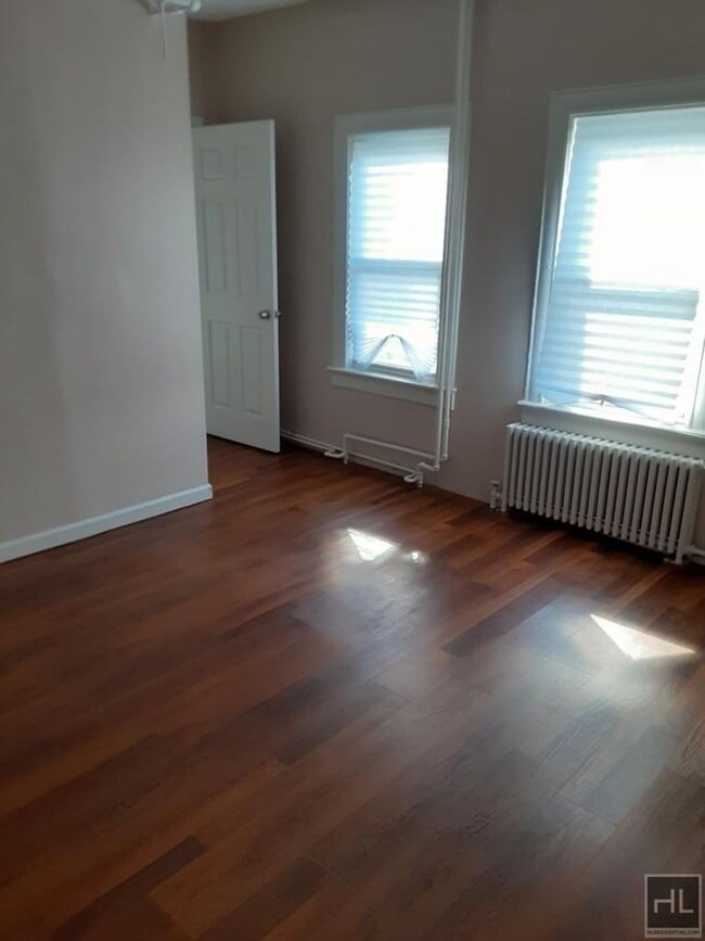 Building Photo - Incredible 2 Bedroom BEACH 118 STREET