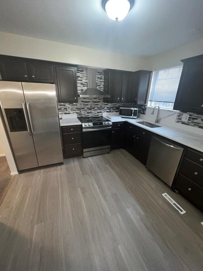 481 Long Towne Ct Unit 481, Glen Burnie, MD 21061 Condo for Rent in