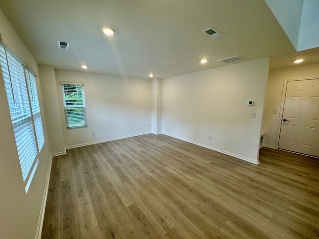 Foto del edificio - New Construction!  3BR/2.5BA Townhouse