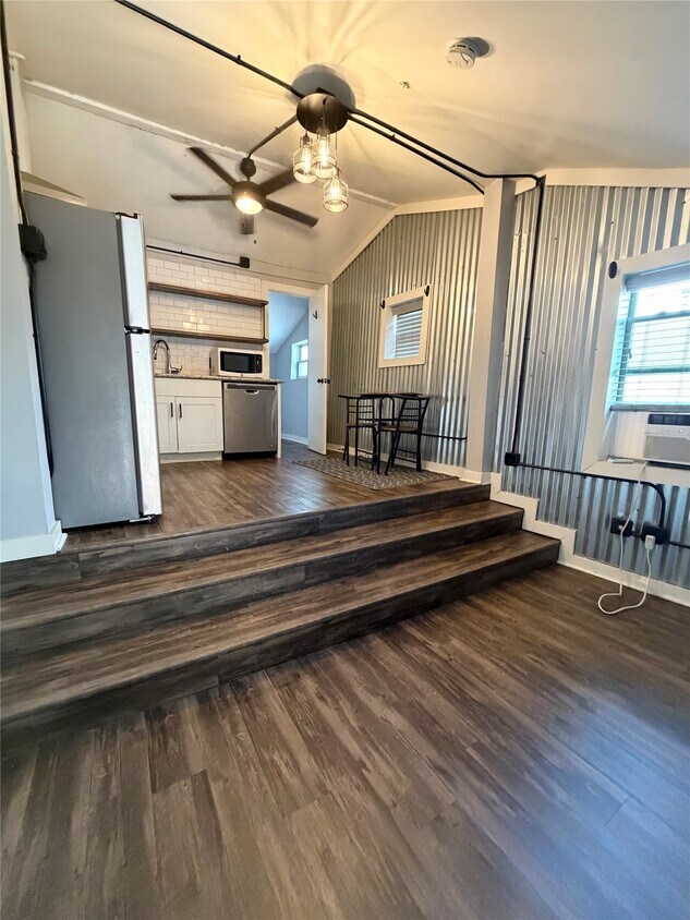 Foto del edificio - 4630 Woodside St