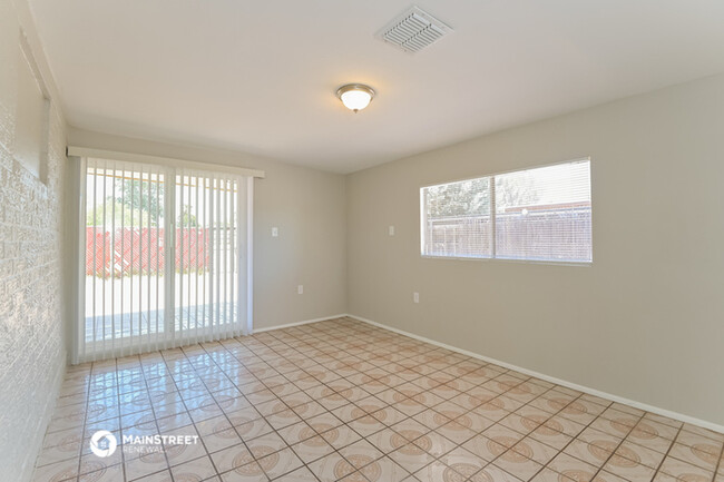 Building Photo - 8270 E Nicaragua Dr