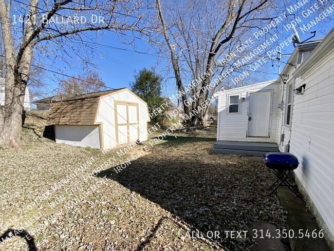 Building Photo - 1421 Ballard Dr