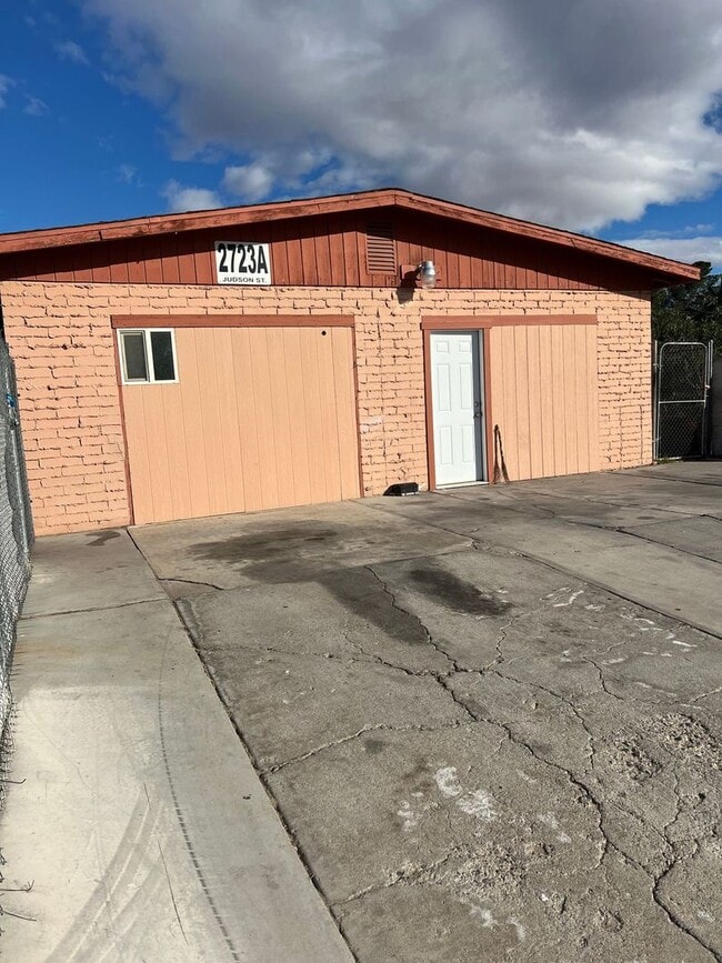 Building Photo - 2723 Judson Ave