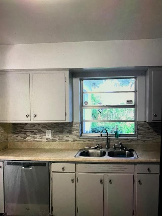 Kitchen - 3623 S Lightner Dr