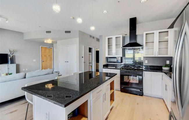 Foto del edificio - 1438 Little Raven St