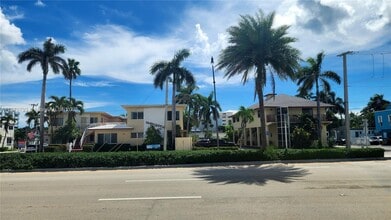 Building Photo - 513 S Ocean Dr