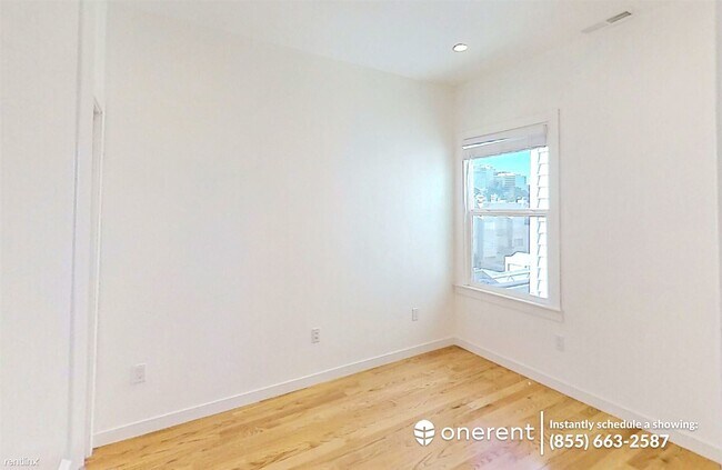 Building Photo - 624 Shrader St