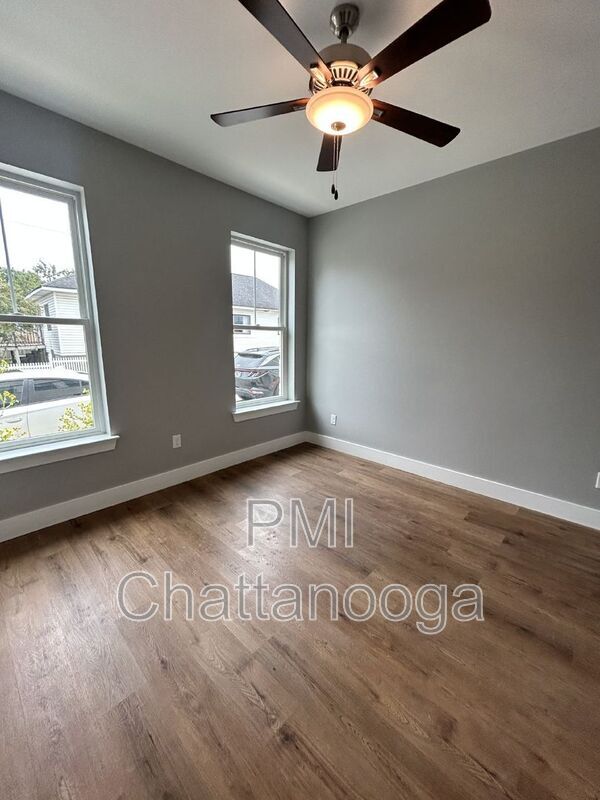 Foto del edificio - 1671 Adams St