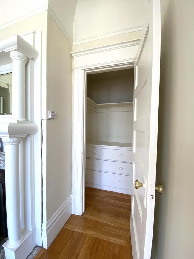 Building Photo - 1 bedroom in San Francisco CA 94118