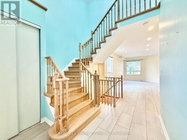 Building Photo - 1171 Springbank Dr
