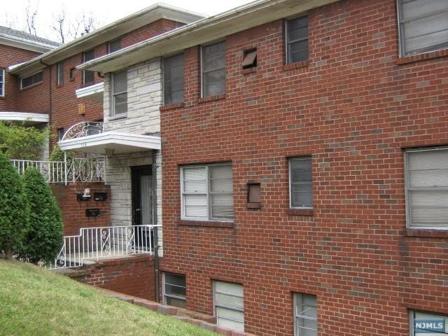 Building Photo - 348 Northwood Way