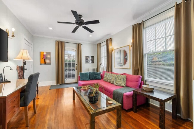 Foto del edificio - 536 Hawthorne Ln