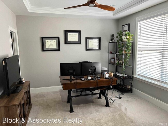 Building Photo - 4 br, 3.5 bath House - 5807 Abingdon Ridge...