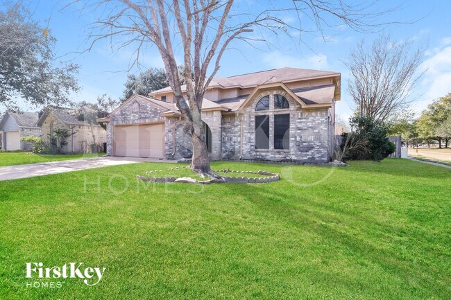 Foto del edificio - 7447 Woodland W Dr