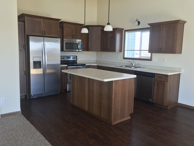 Building Photo - 4 Bed 3 Bath House