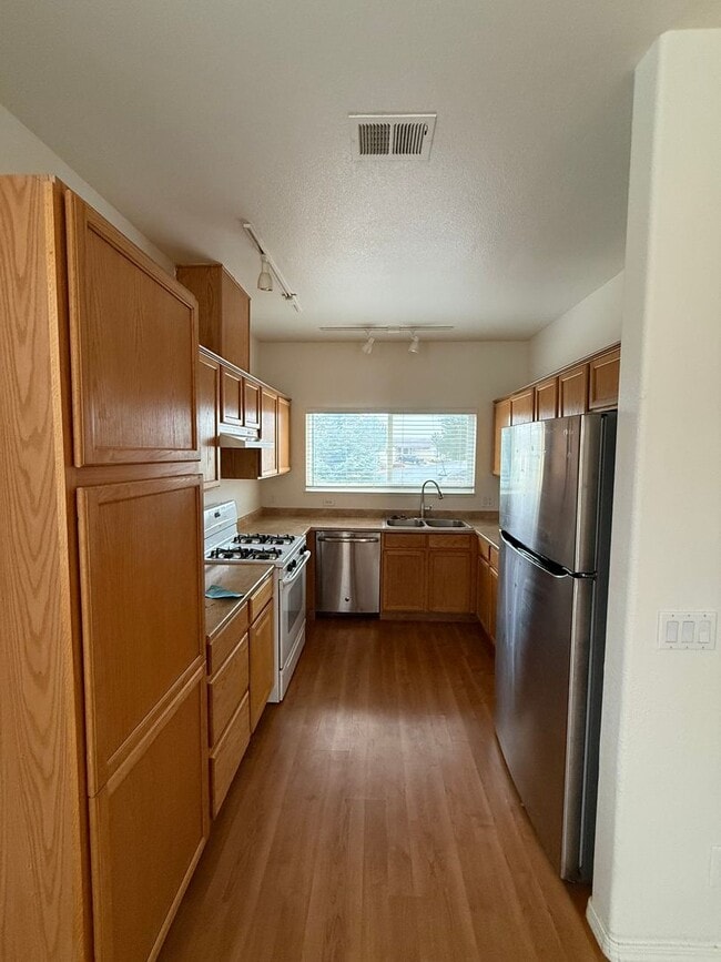 Building Photo - 3969 Kettle Rock Dr