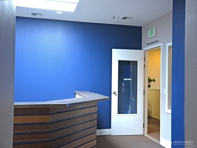 Building Photo - 576 N 5th Ave