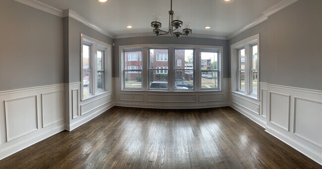 Building Photo - 8250 S Ada St
