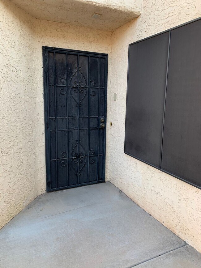 Foto del edificio - Unfurnished long term Condo - Great centra...