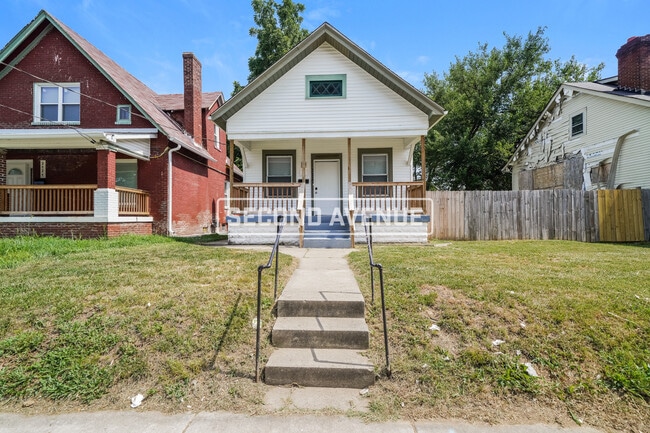 Building Photo - 2117 W Hill St