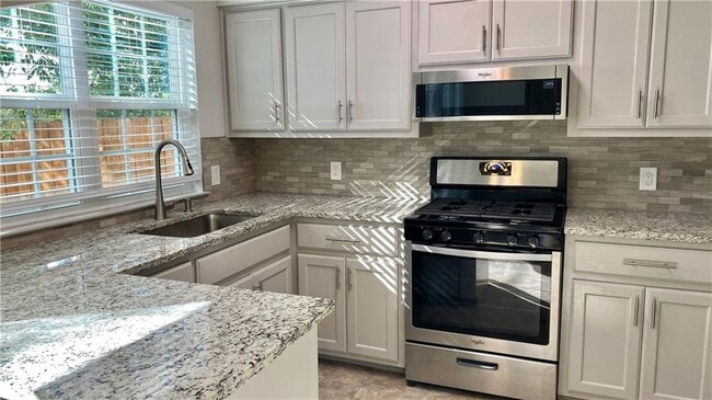 Building Photo - 1402 Hyridge Cir
