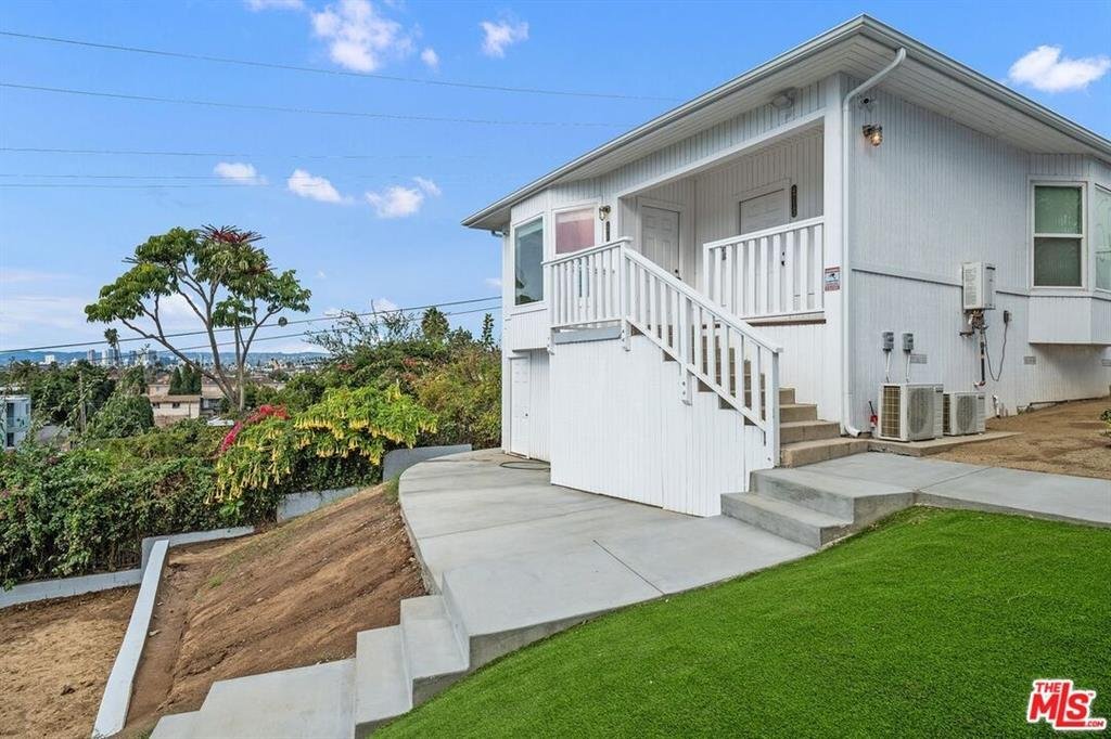 Photo - 4711 St Elmo Dr (Los Angeles, CA)
