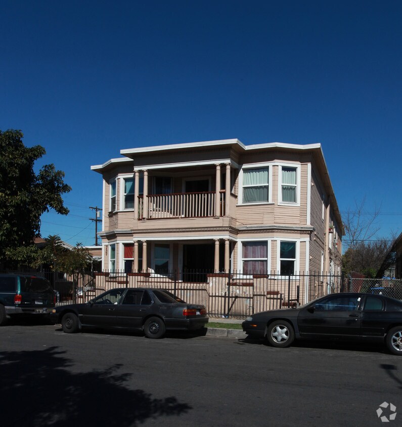 Foto principal - 725-737 E 24th St