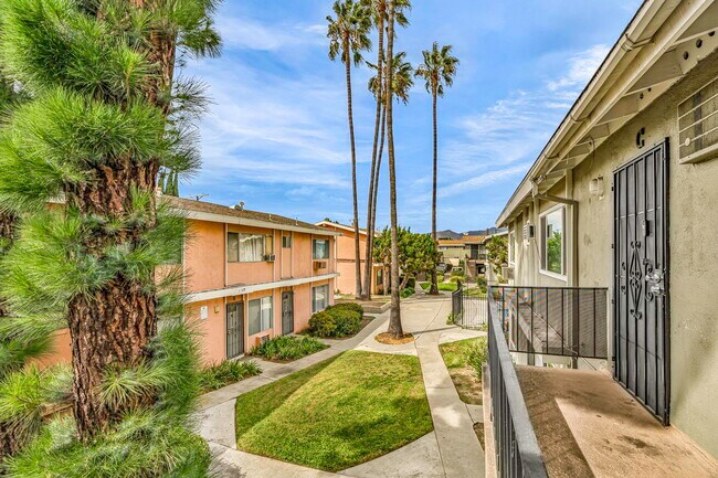 Foto del edificio - 10023 Sepulveda Blvd