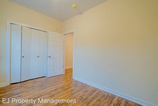 Building Photo - 3858 W Girard Ave