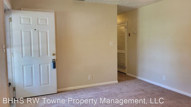 Building Photo - 3 br, 1 bath House - 1300 Jackie Drive